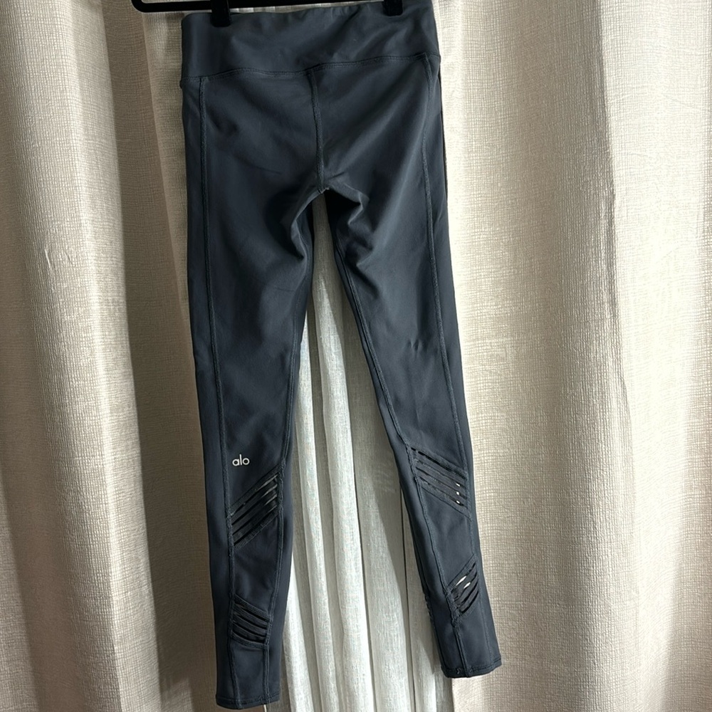 ALO Yoga Women's Mesh Stripe Multi Leggings in Gray Size SMALL
